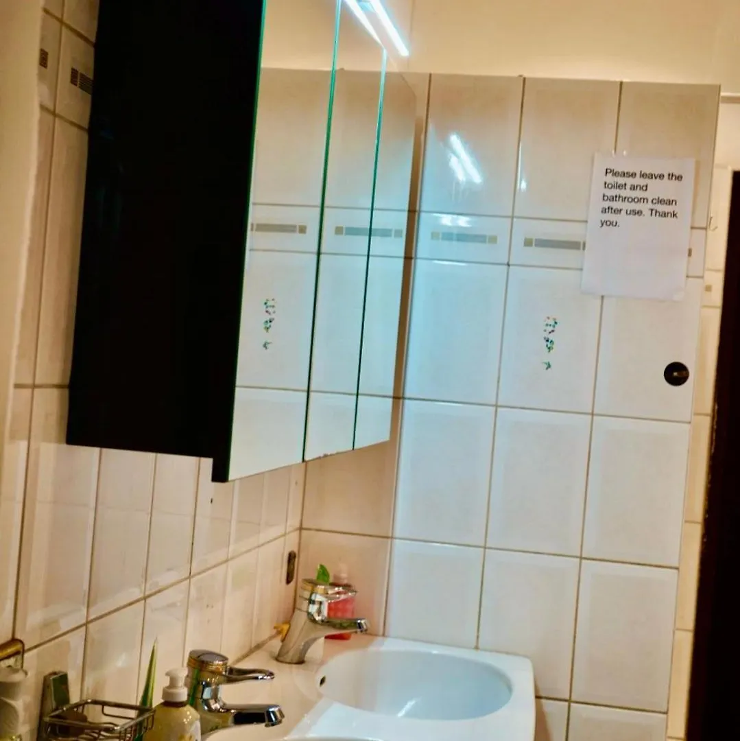 アパート U6 Schoepfwerk Hostel 1 ウィーン オーストリア